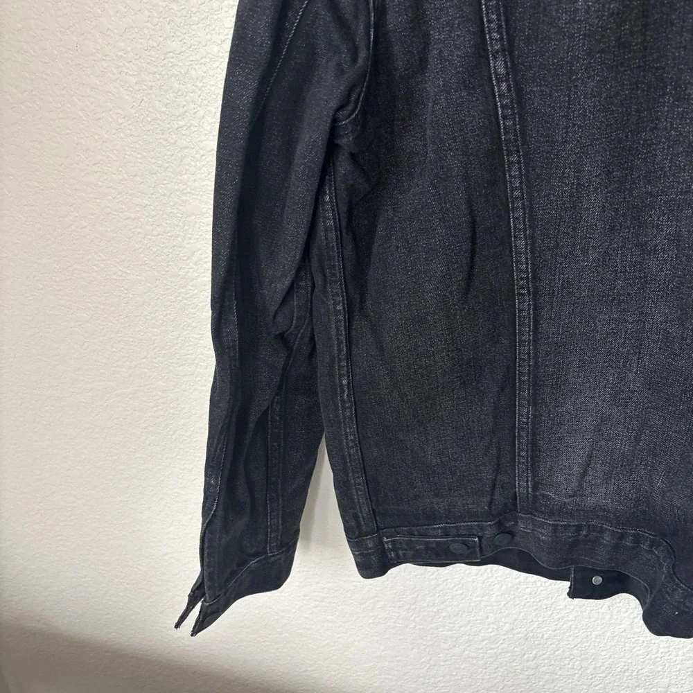 Levi's Mens Stripe Sleeve Trucker Jacket Color Black 596030000 size‎ xL